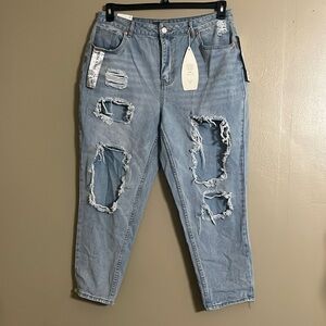 Cali 1850 Mom Jeans Sz 18 Distressed High Rise Light Wash Closet Staple Pockets